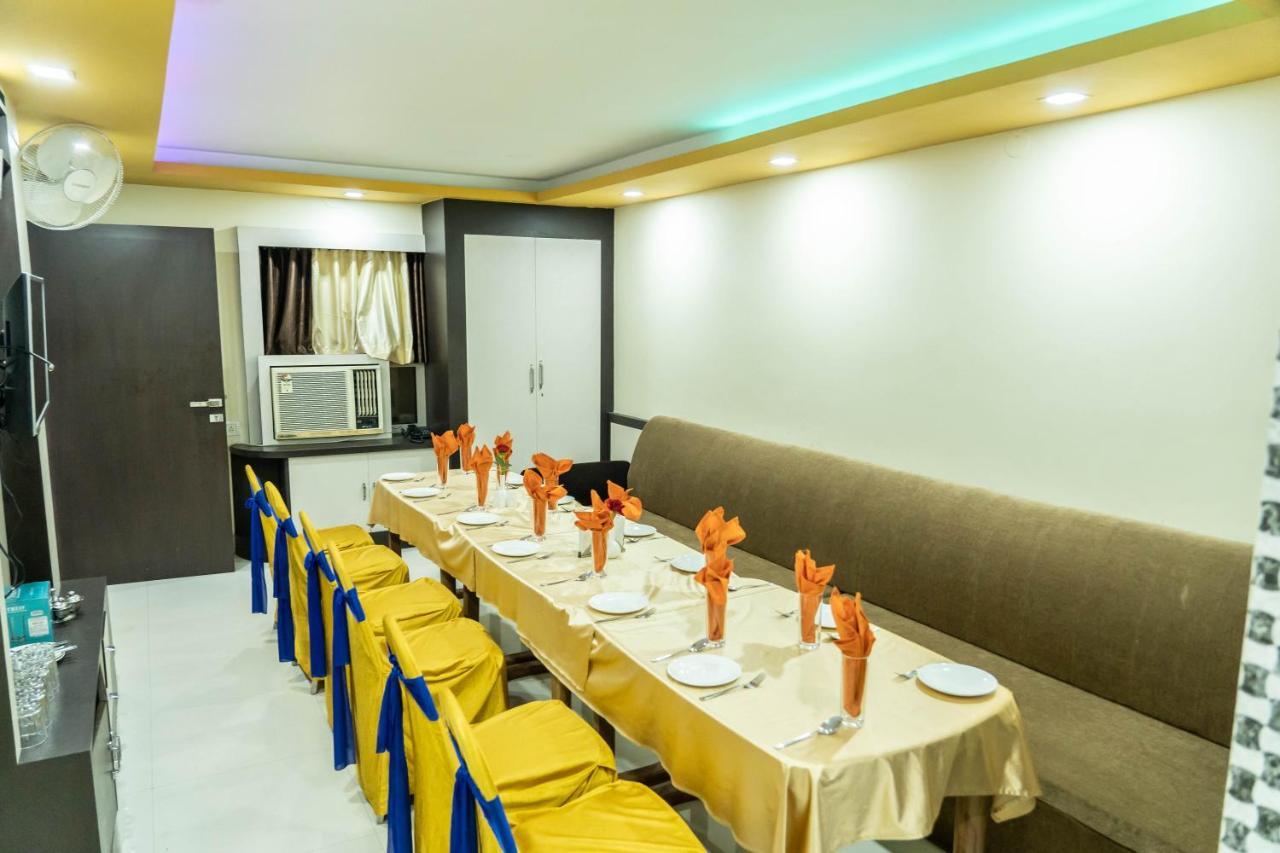 Hotel Bnson Blue Cuttack Exteriör bild