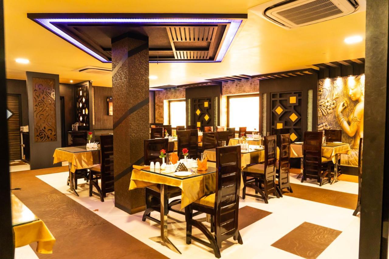Hotel Bnson Blue Cuttack Exteriör bild